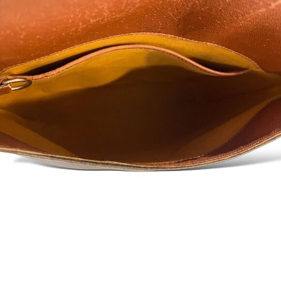 LOUIS VUITTON Vintage RARE Crossbody Flap Bag - Picture 5 of 13